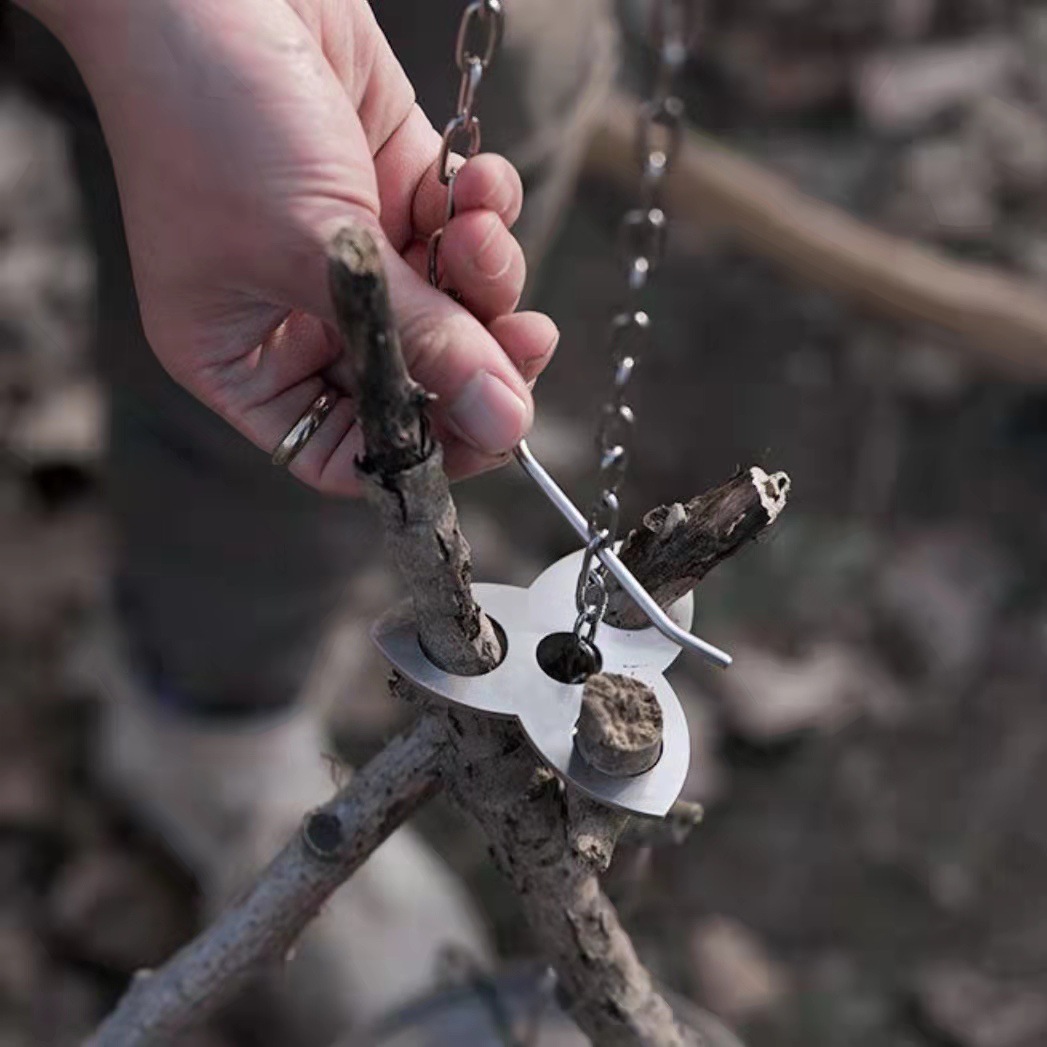Stalowy trójnóg kempingowy ze  – Camping Cooking Hanger recenzja i cena